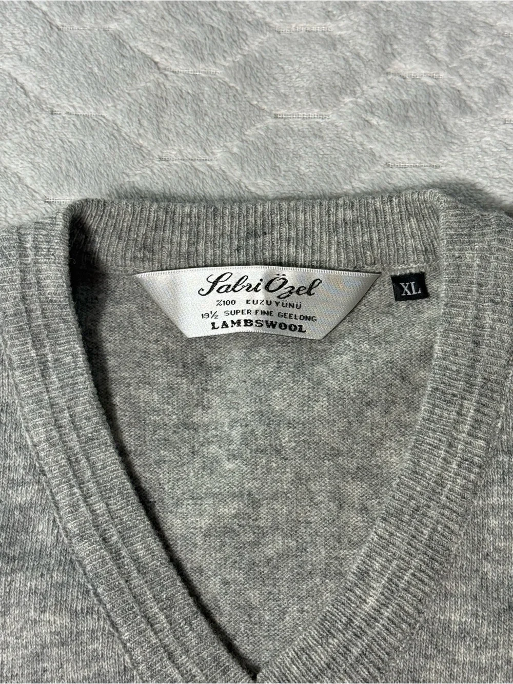 Sabri Özel Men’s XL Super Fine Geelong Lambswool Sweater Vest Gray
